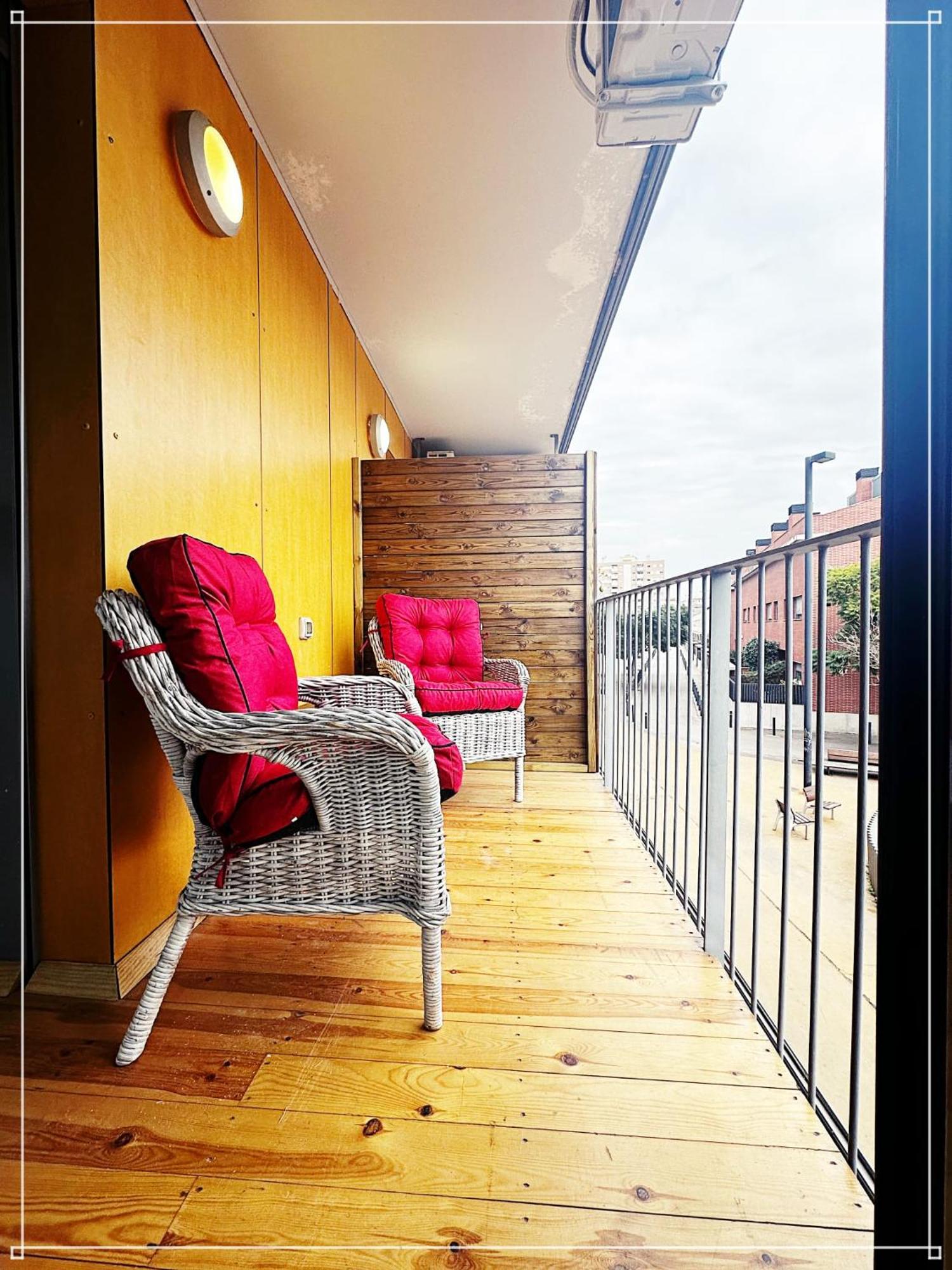 Fira Gran Via Ii Homestay *
